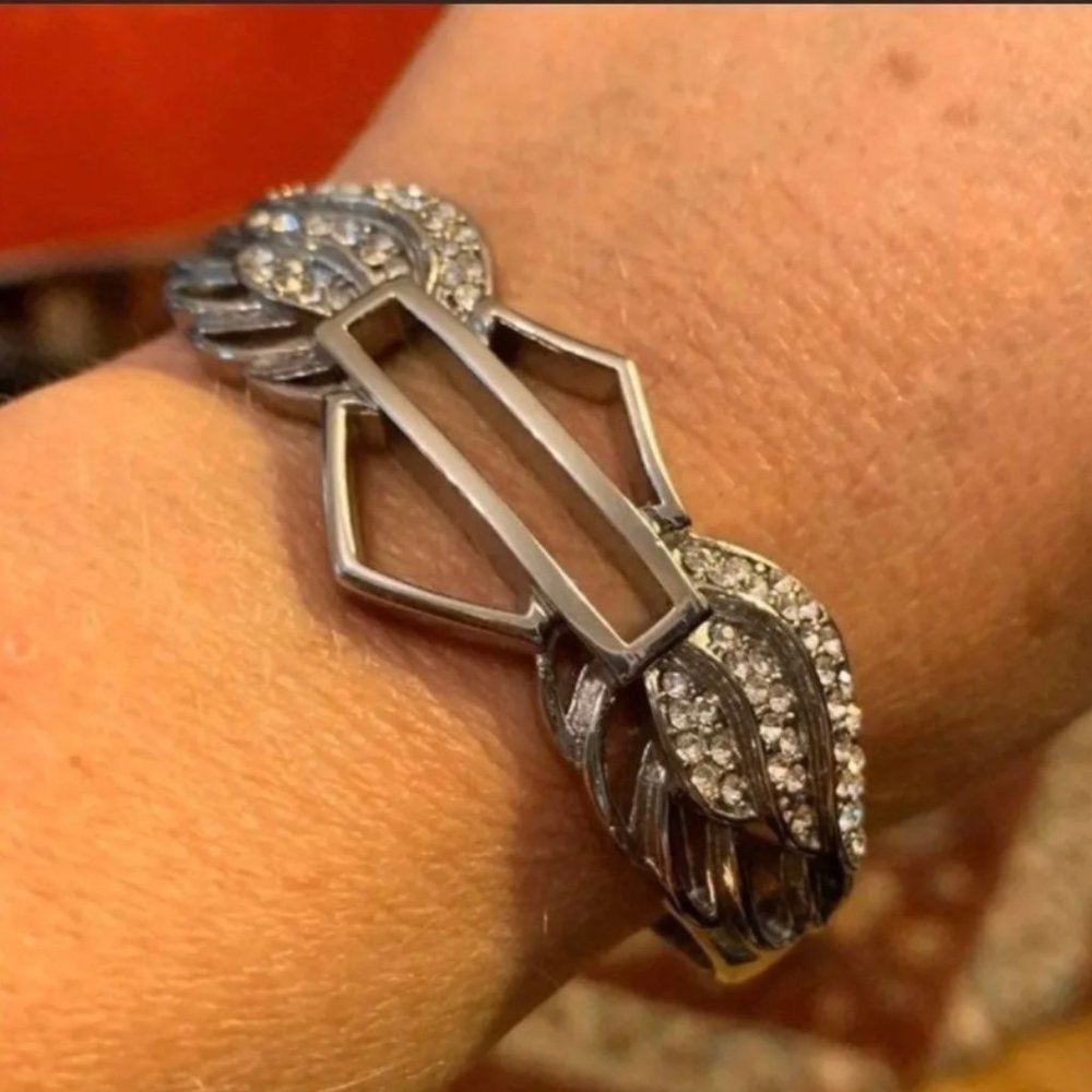 Wing Bracelet and Necklace Set - Picture 2 of 3